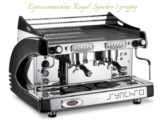 Professionelle Espressomaschine „Royal Synchro“ mit zwei Brühgruppen aus Edelstahl und schwarzem Gehäuse, ausgestattet mit Dampflanze, Heißwasserauslauf und Bedienfeld mit Drucktasten – ideal für den Einsatz in Cafés, Restaurants oder Eisdielen.